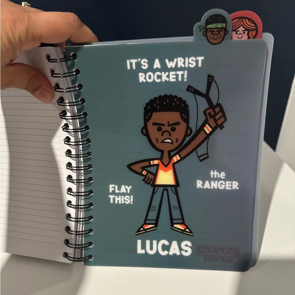 Stranger Things 6 tabs notebook - Picture 7 of 8
